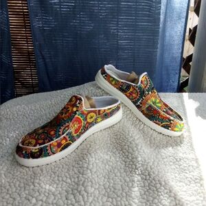 3/$25 Slip on Shoes Like New Unisex Vacation Beach Bohemian Casual